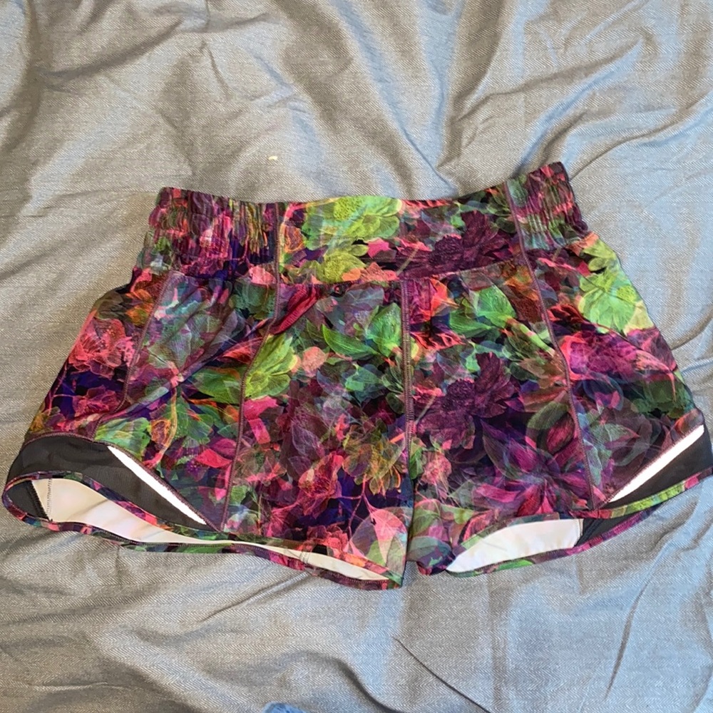 Vivid Floral High Rise 2.5” Hotty hot NWT